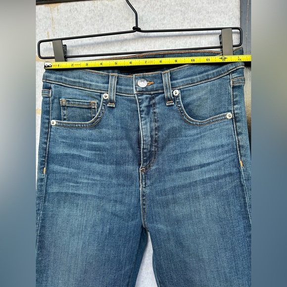 Veronica Beard Dark Blue Denim Jeans CARLY
11* KICK FLARE - Picture 5 of 13